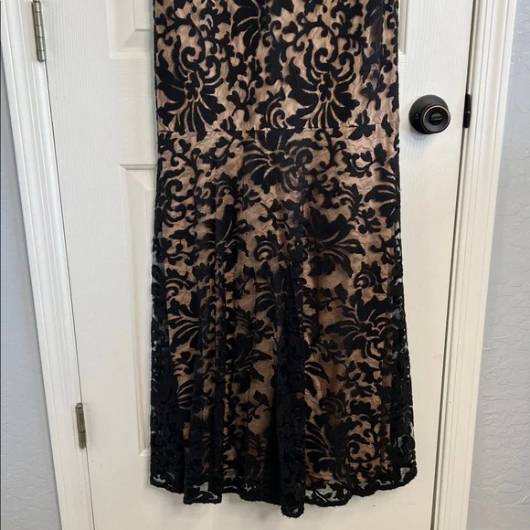 Tadashi Shoji Textured Lace Mermaid Gown black nude illusion size 8 - Picture 5 of 12